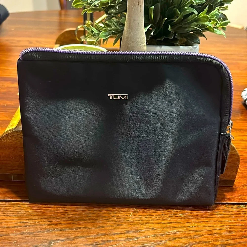 Tumi for Delta Black Travel Case
